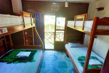 Esperanto Bed & Breakfast Surf Hostel