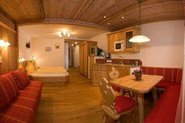 هتل Appartmenthof Aigengut Ferienwohnung Großarl