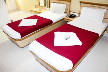 Hotel Jay International