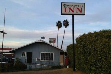モーテル Discovery Inn