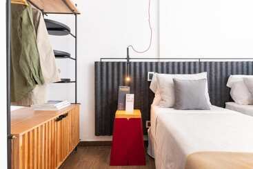 هتل آپارتمان Stay Suites