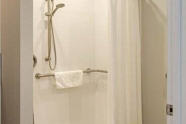 فندق على الطريق Ocean Shores Resort   Brand New Rooms