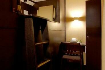 호텔 Capsule Cabin Petit Nagoya Men Only