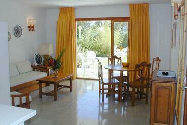 Apartamentos Leo