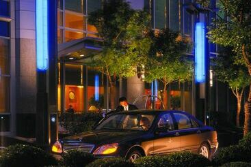 Four Seasons Hotel Shanghai