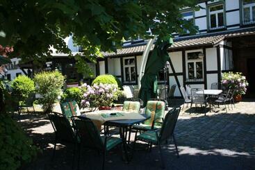 酒店 Aggertal Zur Alten Linde