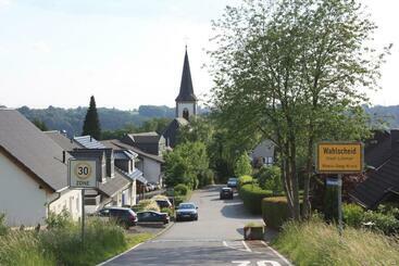 酒店 Aggertal Zur Alten Linde