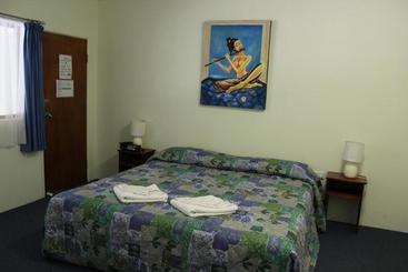 호텔 Atherton Rain Forest Motor Inn