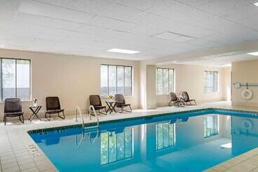 호텔 Comfort Inn & Suites Greenville Near Convention Center