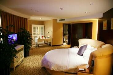 Hotel Dynasty International