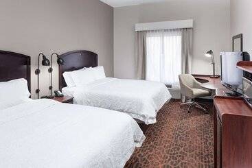 هتل Hampton Inn & Suites Dothan