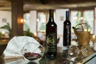 Matterhorn Valley Garni Hotel La Collina