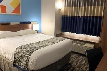 Microtel Inn & Suites By Wyndham Fond Du Lac