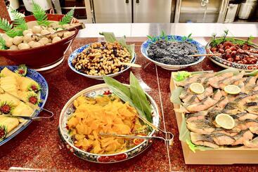 בית מלון כפרי Matsue Universal