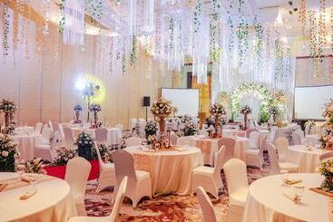 هتل Crowne Plaza Manila Galleria, An Ihg