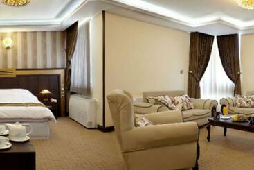 هتل Gostaresh Tabriz
