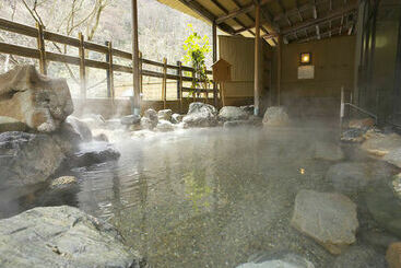 هتل Royal  Yamanaka Onsen Kajikaso