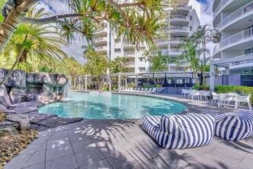 هتل Sovereign On The Gold Coast