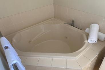 هتل Biloela Palms Motor Inn