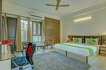 Itsy Hotels Swastika Inn Sector 26