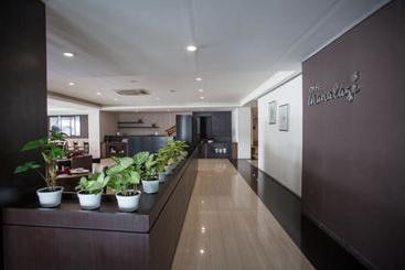 Grage Malang Hotel By Reddoorz