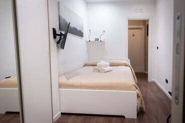 פנסיון Cconforthotels R&b Cavour   Self Check In