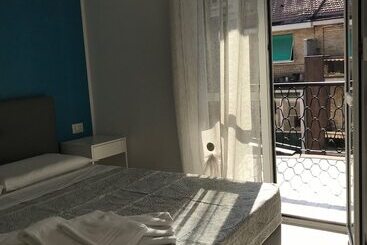 پانسیون Joy Rooms