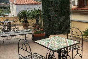 بنسيون Sorrento Penthouse Suites Self Check In