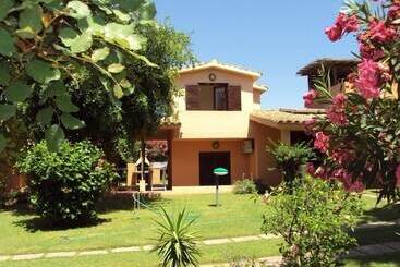 اقامتگاه Verdemare Sardegna Due Villette