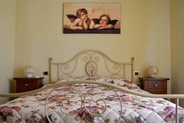 مبيت وإفطار La Locanda Francigena