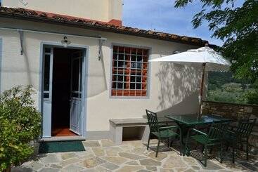 فندق ريفى Agriturismo Montereggi