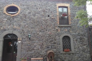 فندق ريفى Le Cisterne Dell'etna