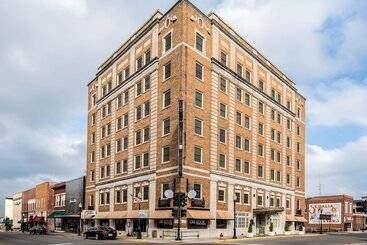 Bothwell Sedalia Central District, Ascend Hotel Collection