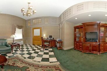 هتل Grand Royale Clarion Collection