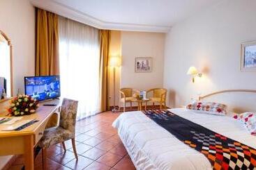 Отель Medina Belisaire And Thalasso