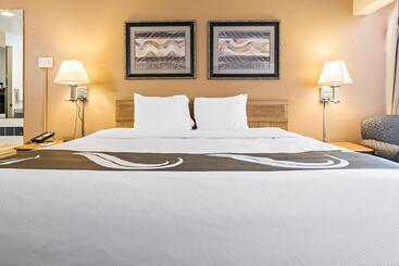호텔 Quality Inn   Storm Lake