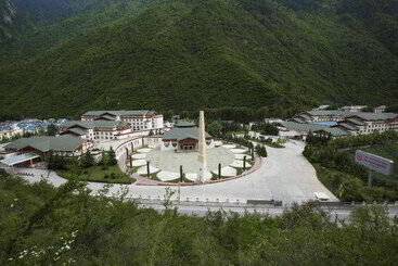هتل Sheraton Jiuzhaigou Resort