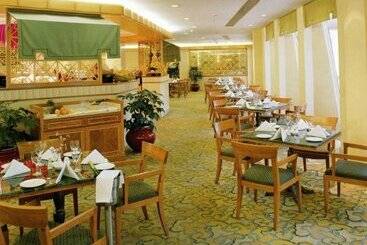 هتل Sheraton Jiuzhaigou Resort