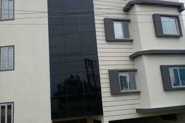 ホテル R M Regency