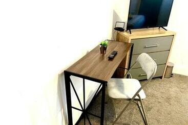 פנסיון Free Parking  Sandal Park View