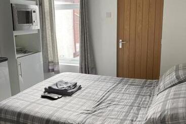 Пансион The Gladson Guesthouse