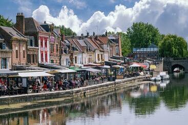 فندق صغير Auberge De Jeunesse Hi Amiens