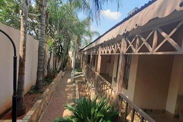 住宿加早餐  Karl Heyne Guesthouse Double Room