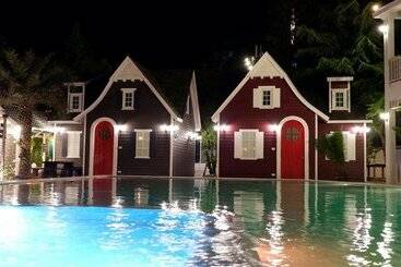 هتل Tomangoh Vintage Resort