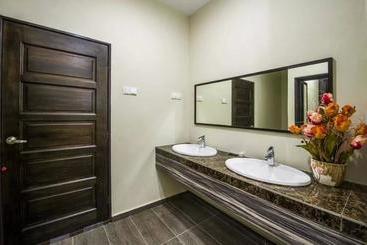 Hotel Capital O 90088 Mbp Leisure Resort