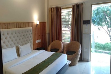 فندق The Lily Resort