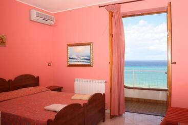 ベッドアンドブレックファースト Ondazzurra