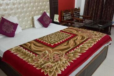 Hotel Delightful Stay Over Looking Himalayas