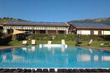 Отель Il Borgo Dell'ulivo