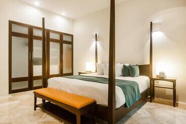 هتل آپارتمان Mak Nuk Village   Clothing Optional